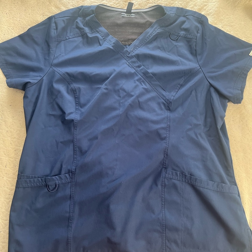 Elle brand 2XL scrub set in Navy Tonal